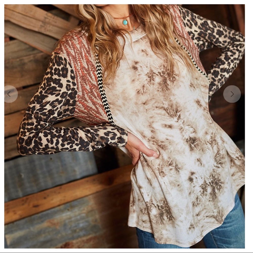 Fabulous color block animal and tie dye print top - Picture 2 of 6